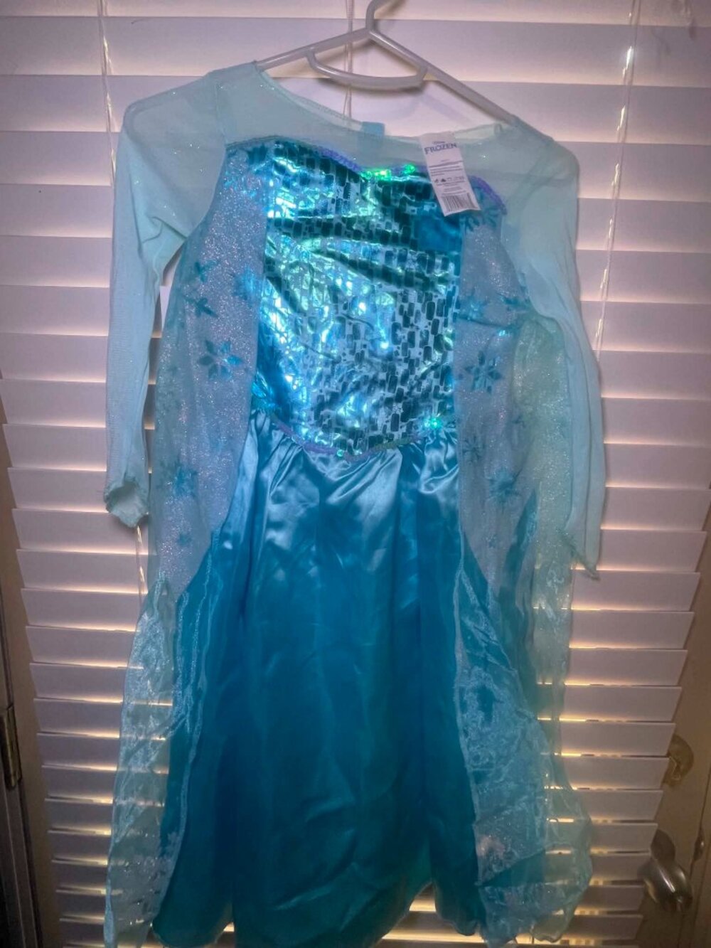 Brand New Girls' Elsa Halloween Costume, XS 4/5.